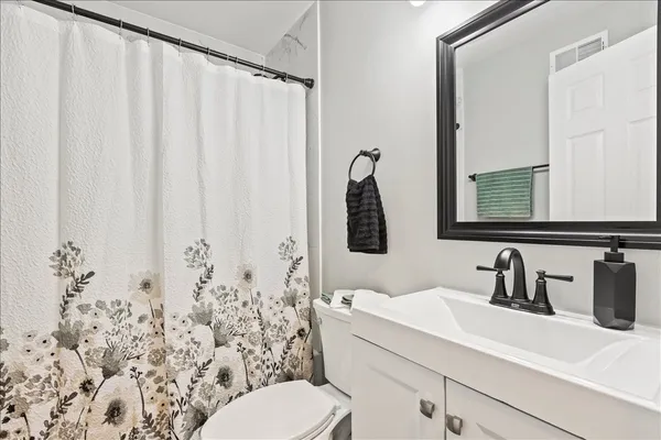 $3,950 | 2N361 Diane Avenue, Glendale Heights, IL 60139