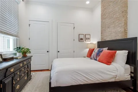$3,200 | 5250 Laurel Street, New Orleans, LA 70115