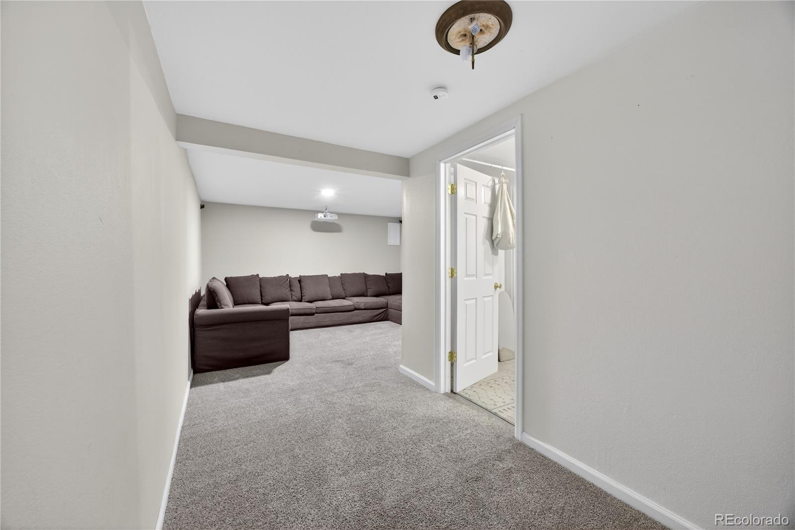 2375 Hanover Street Aurora, CO 80010 - Photo 21 of 36 a living room with furniture