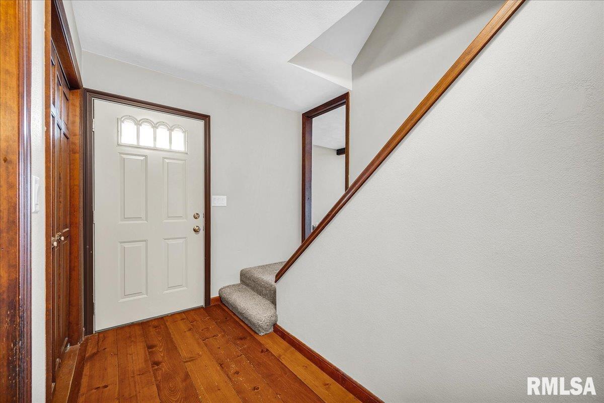 14927 North Ivy Lake Road Chillicothe, IL 61523 - Photo 2 of 37