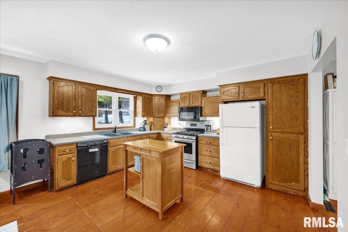 14927 North Ivy Lake Road Chillicothe, IL 61523 - Photo 5 of 37