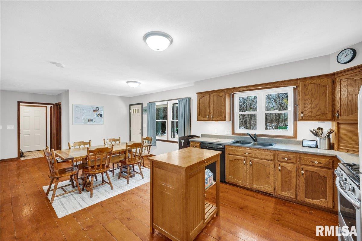 14927 North Ivy Lake Road Chillicothe, IL 61523 - Photo 6 of 37