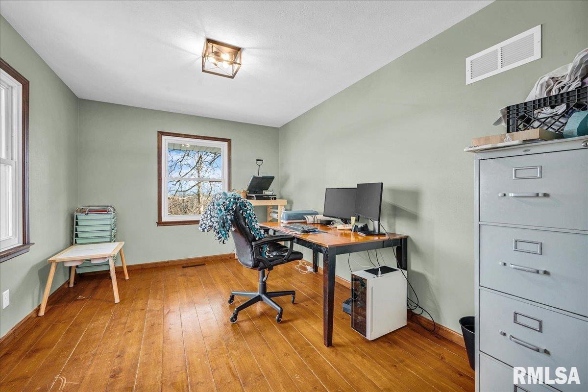 14927 North Ivy Lake Road Chillicothe, IL 61523 - Photo 8 of 37