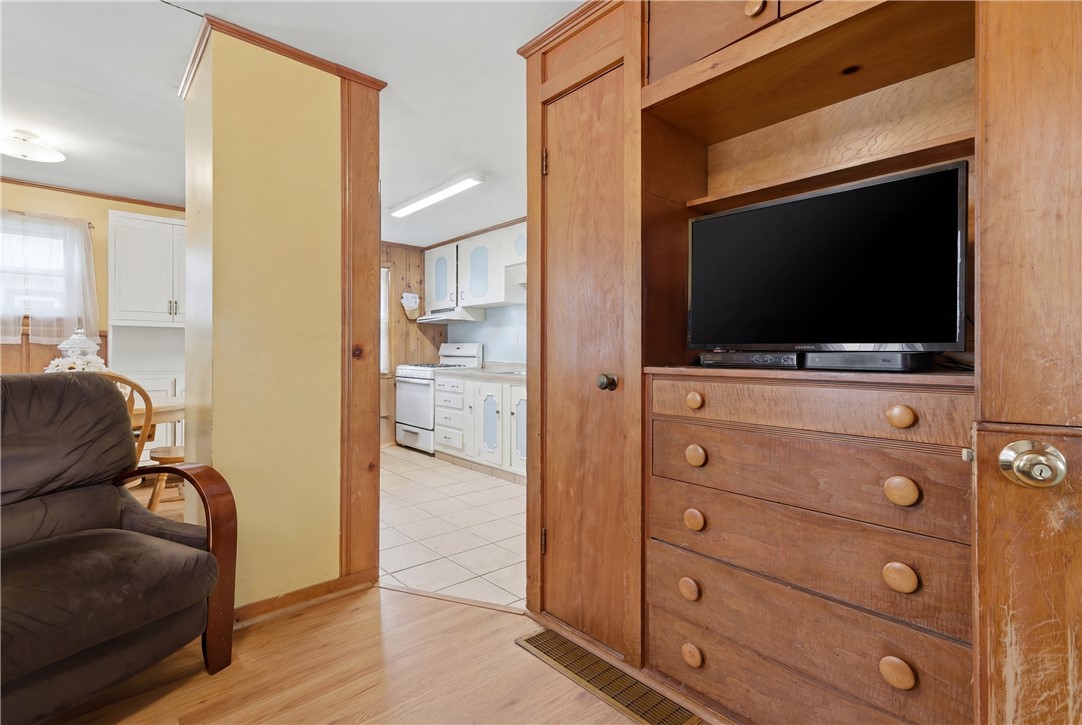 351 Maple Street Warwick, RI 02888 - Photo 17 of 29