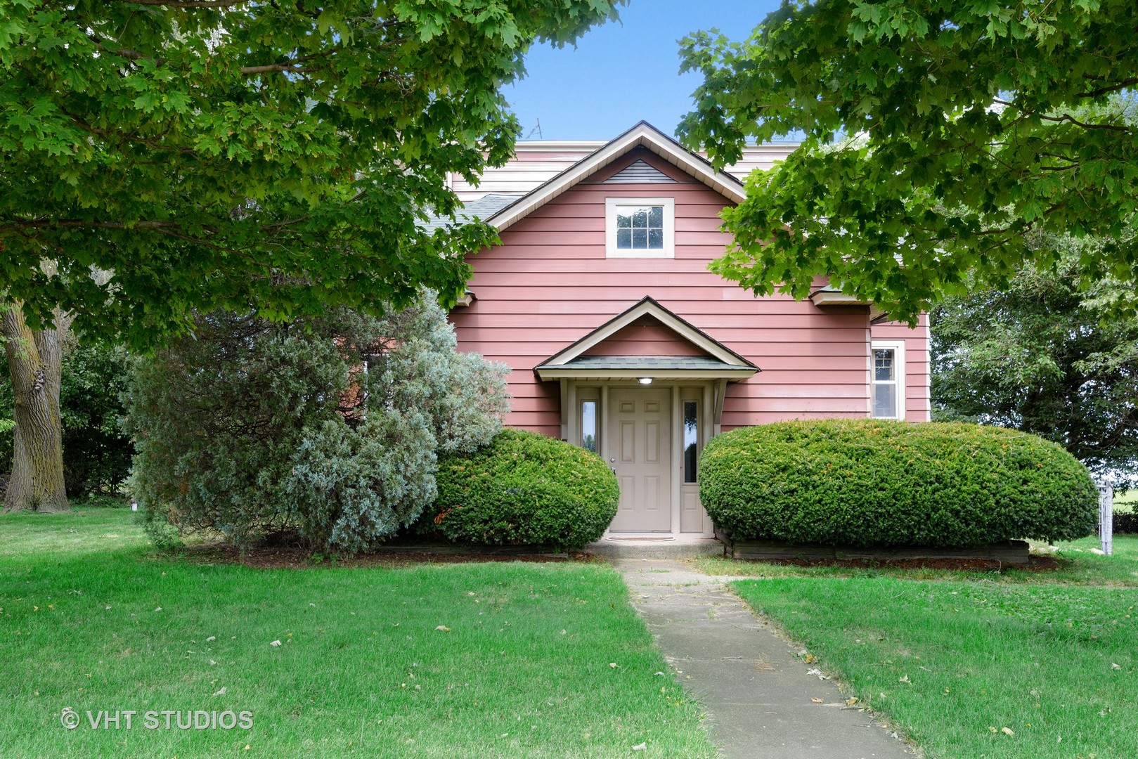 13523 Barber Greene Road Sycamore, IL 60178 - Photo 1 of 20