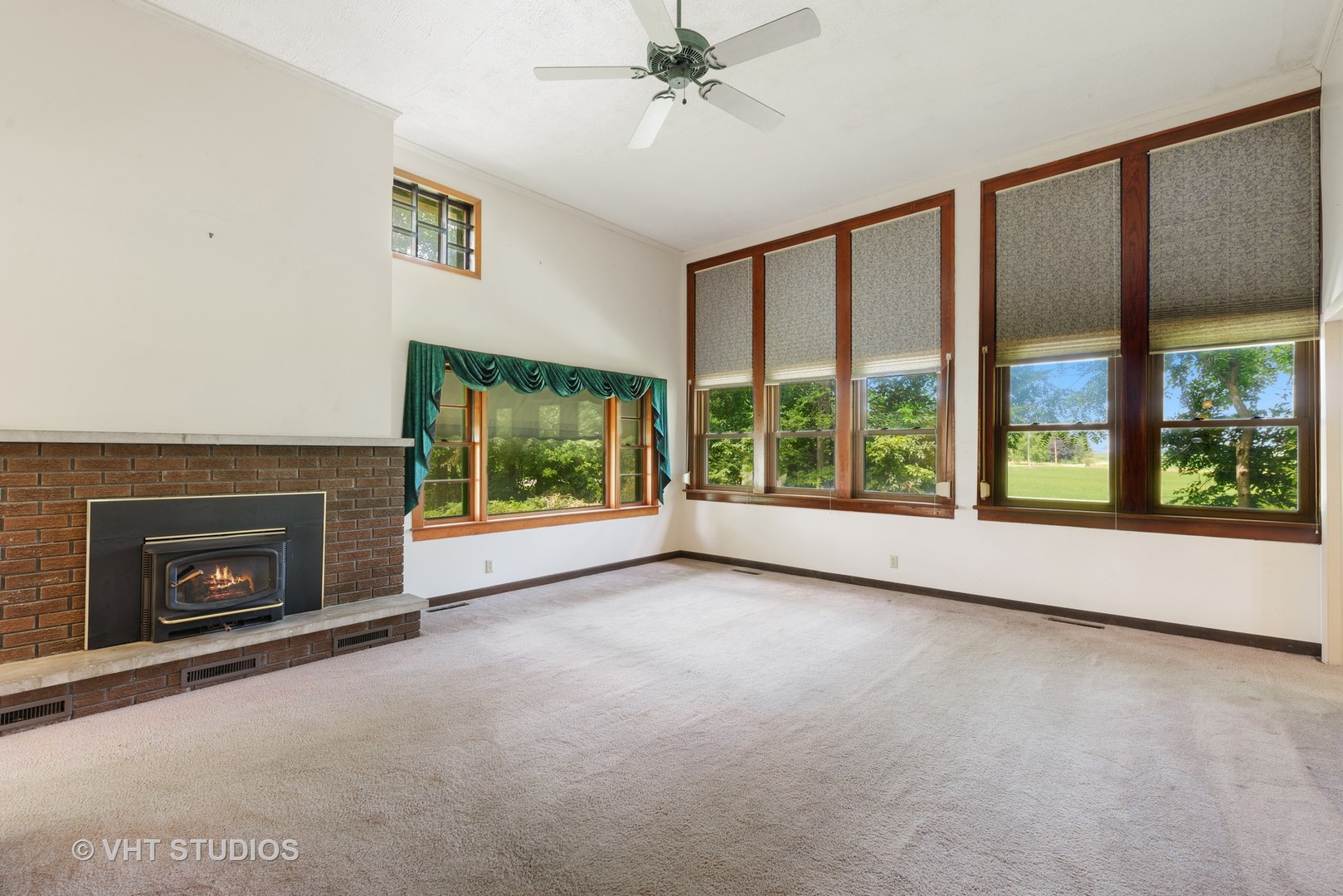13523 Barber Greene Road Sycamore, IL 60178 - Photo 4 of 20