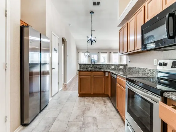 $2,045 | 6508 Manitoba Street, Fort Worth, TX 76179