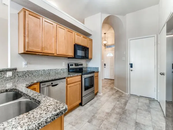 $2,045 | 6508 Manitoba Street, Fort Worth, TX 76179