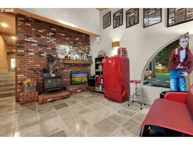 $1,195,000 | 37647 Sunset Highway, Seaside, OR 97138