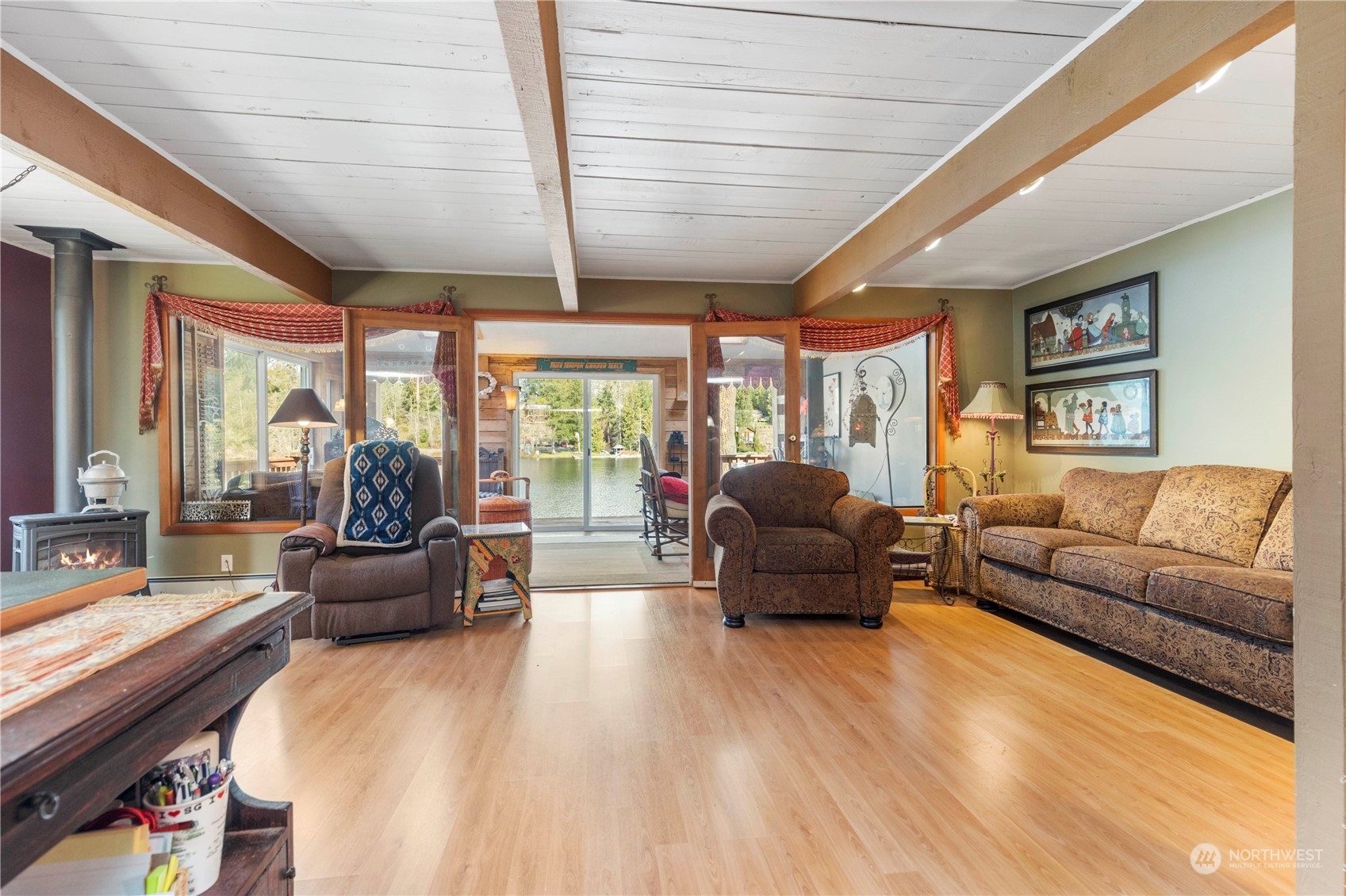 5523 Lerch Road Snohomish, WA 98290 - Photo 12 of 32 a living room with furniture and a large window