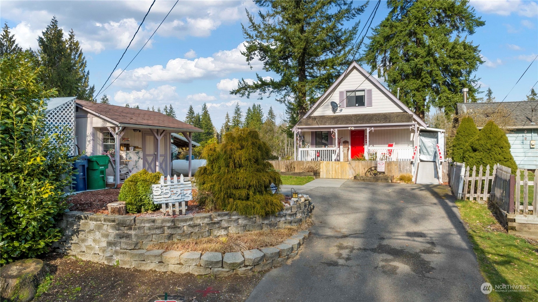 5523 Lerch Road Snohomish, WA 98290 - Photo 26 of 32 front view of house with a yard
