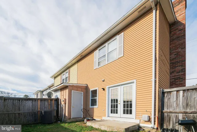 $2,450 | 9 Park Square Drive, Unit 9, Indian Head, MD 20640