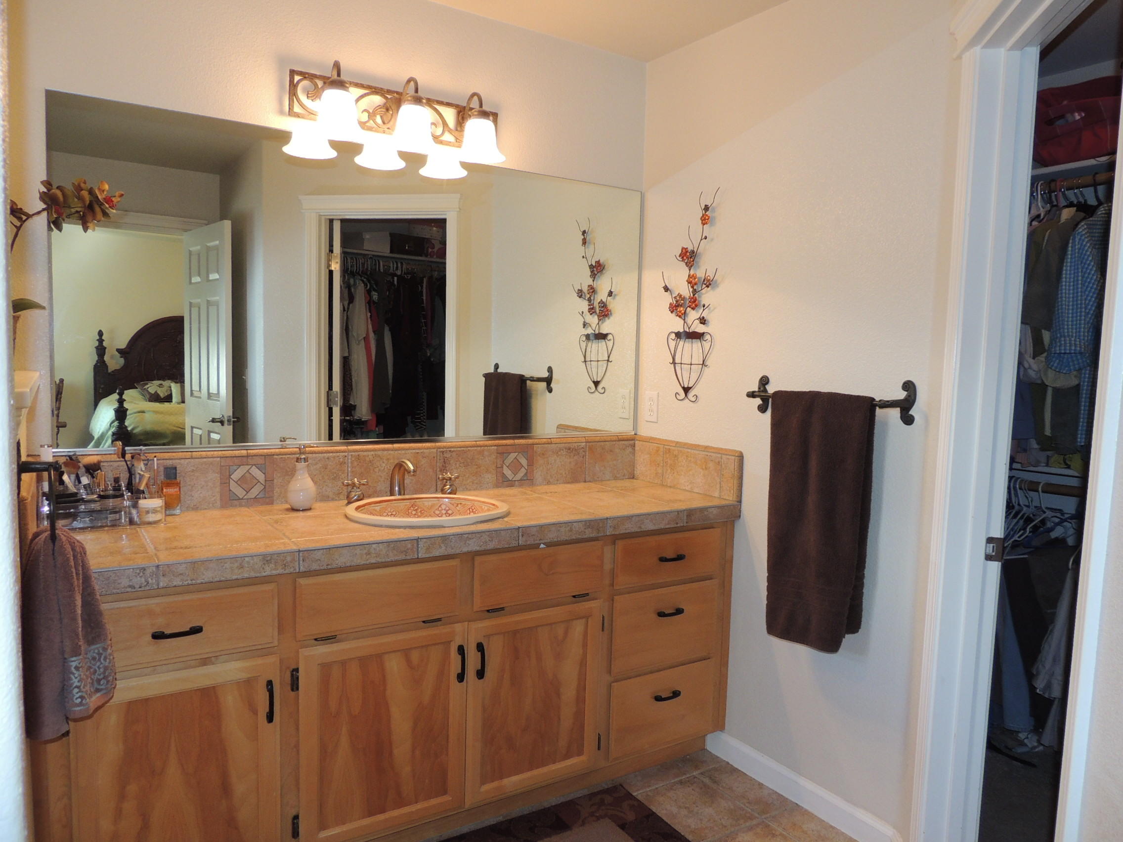 7618 Pit Road Redding, CA 96001 - Photo 22 of 35 Master Bath