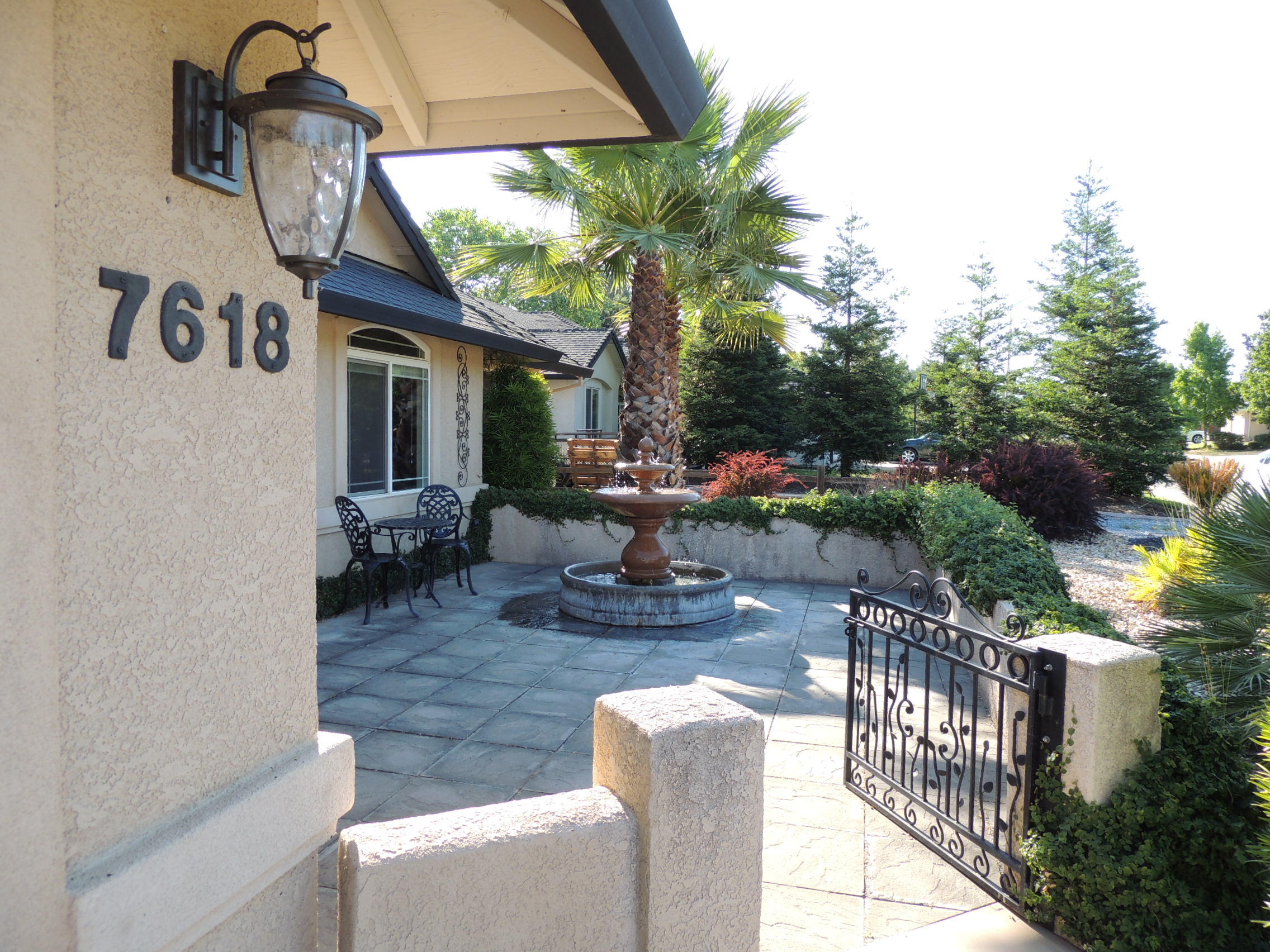 7618 Pit Road Redding, CA 96001 - Photo 3 of 35 Courtyard