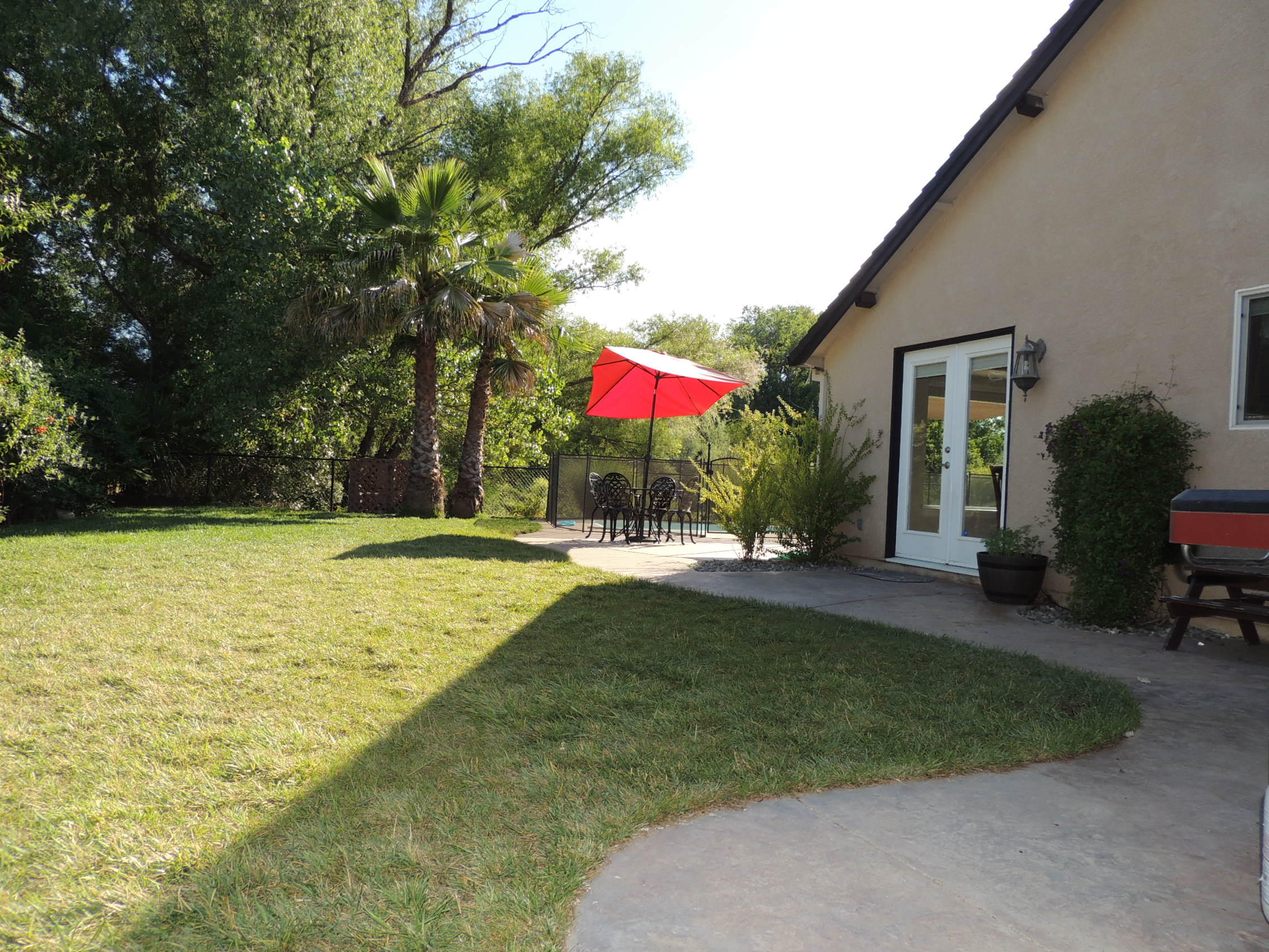 7618 Pit Road Redding, CA 96001 - Photo 6 of 35 Backyard