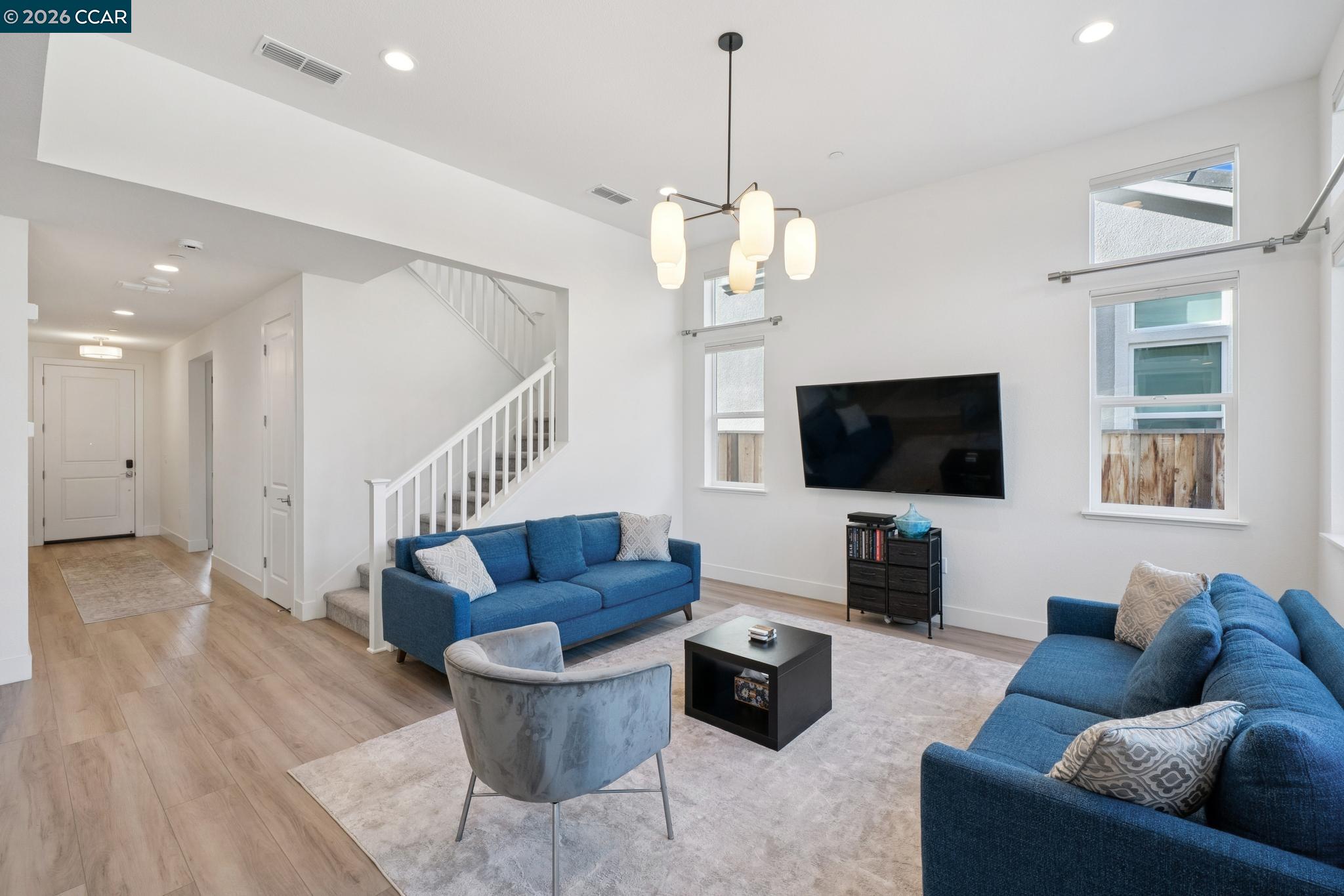 1035 Heckmann Lane Concord, CA 94518 - Photo 8 of 53