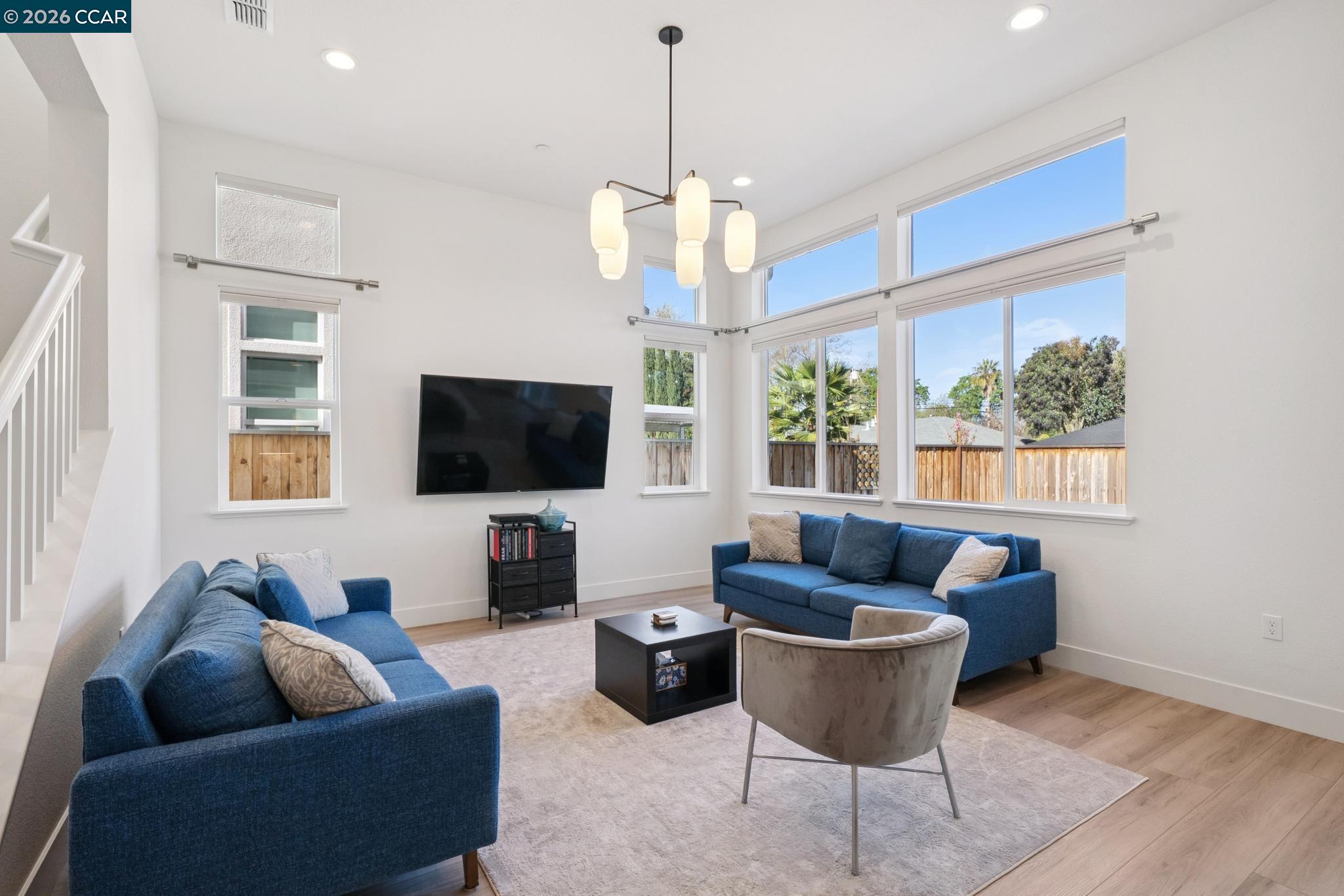 1035 Heckmann Lane Concord, CA 94518 - Photo 10 of 53