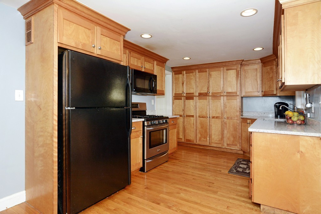 26 Manning Road Dedham, MA 02026 - Photo 16 of 30 Gallery Image 16
