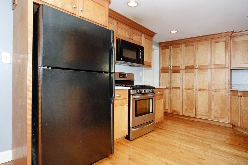 26 Manning Road Dedham, MA 02026 - Photo 17 of 30 Gallery Image 17