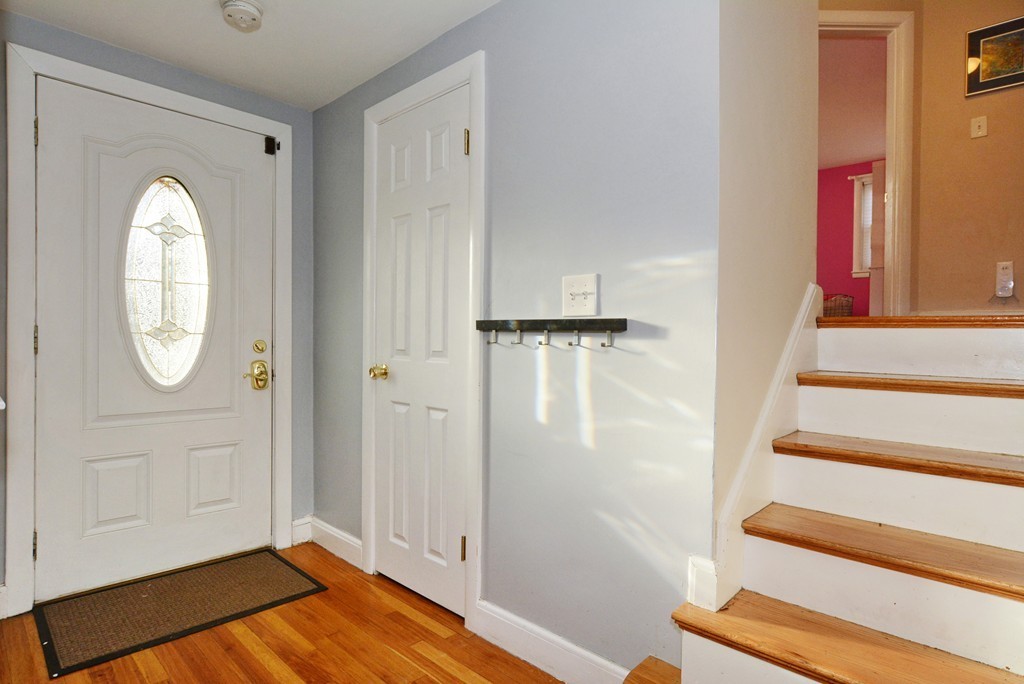 26 Manning Road Dedham, MA 02026 - Photo 3 of 30 Gallery Image 3