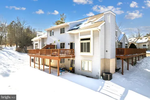 $399,999 | 415 Brown Briar Circle, Horsham, PA 19044