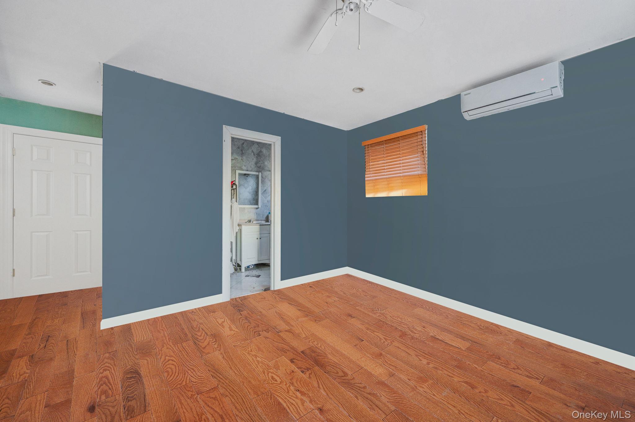 219-10 132nd Road Queens, NY 11413 - Photo 13 of 26