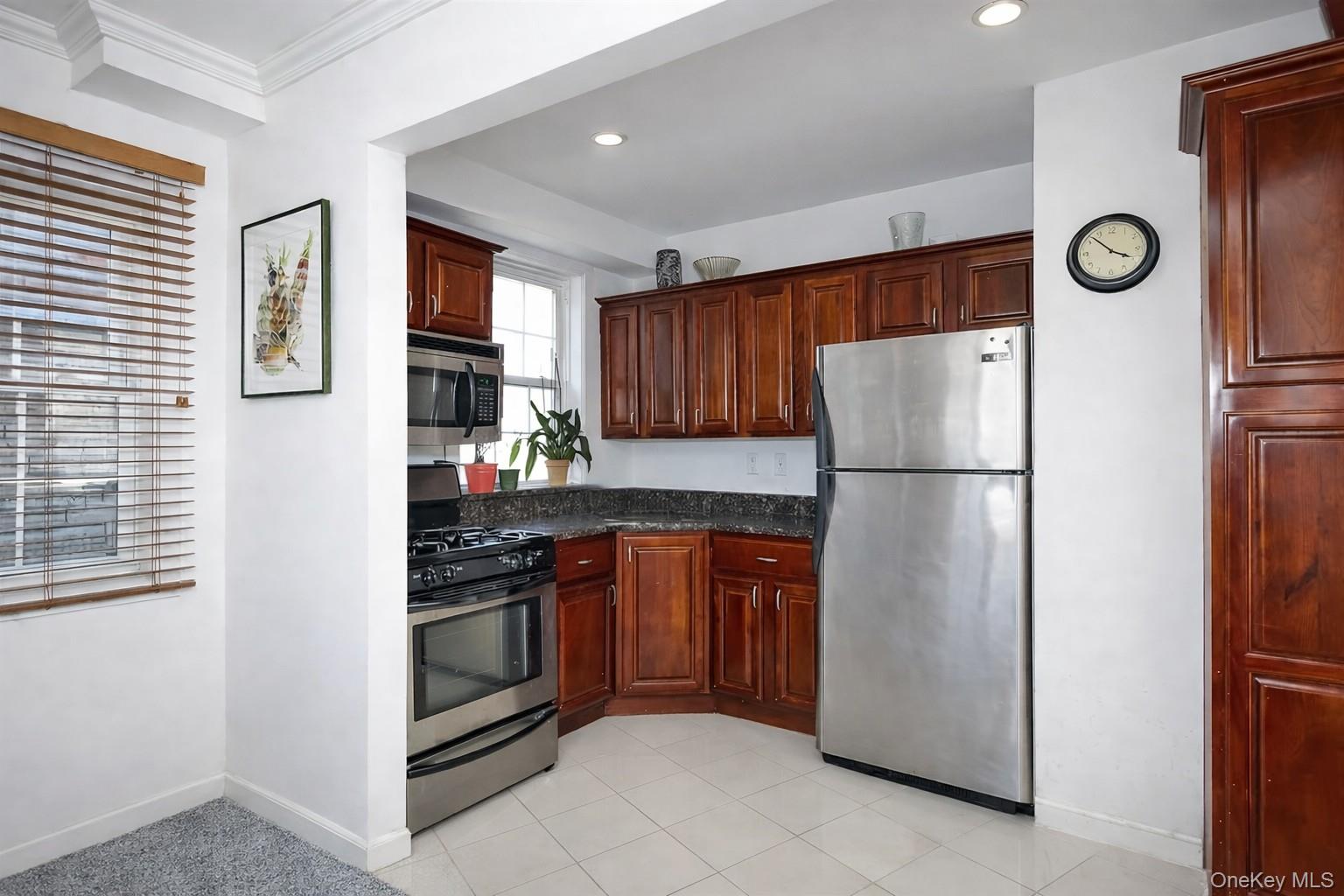 219-10 132nd Road Queens, NY 11413 - Photo 3 of 26