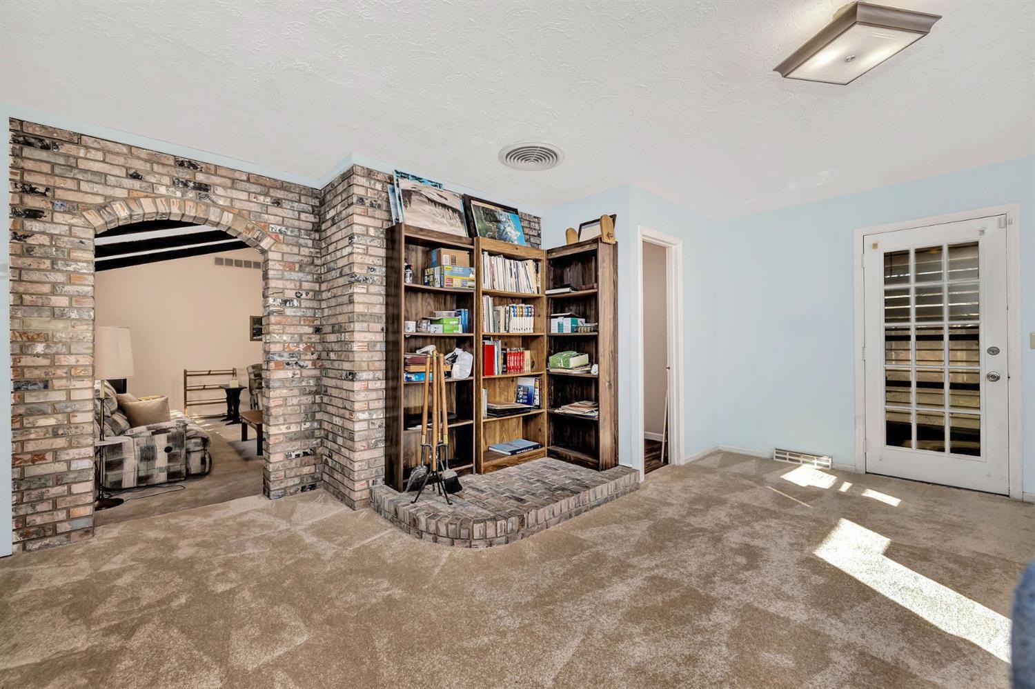 2015 Hamilton New London Road Hamilton, OH 45013 - Photo 26 of 39 Gallery Image 26