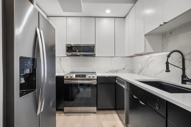 $3,500 | 14 Lockwood Drive, Unit 5I, Charleston, SC 29401