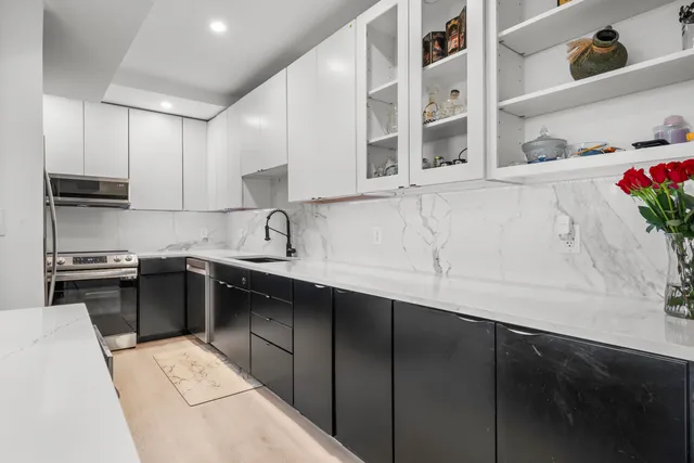 $3,500 | 14 Lockwood Drive, Unit 5I, Charleston, SC 29401