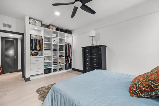 $3,500 | 14 Lockwood Drive, Unit 5I, Charleston, SC 29401