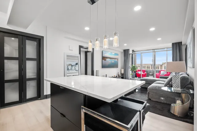 $3,500 | 14 Lockwood Drive, Unit 5I, Charleston, SC 29401