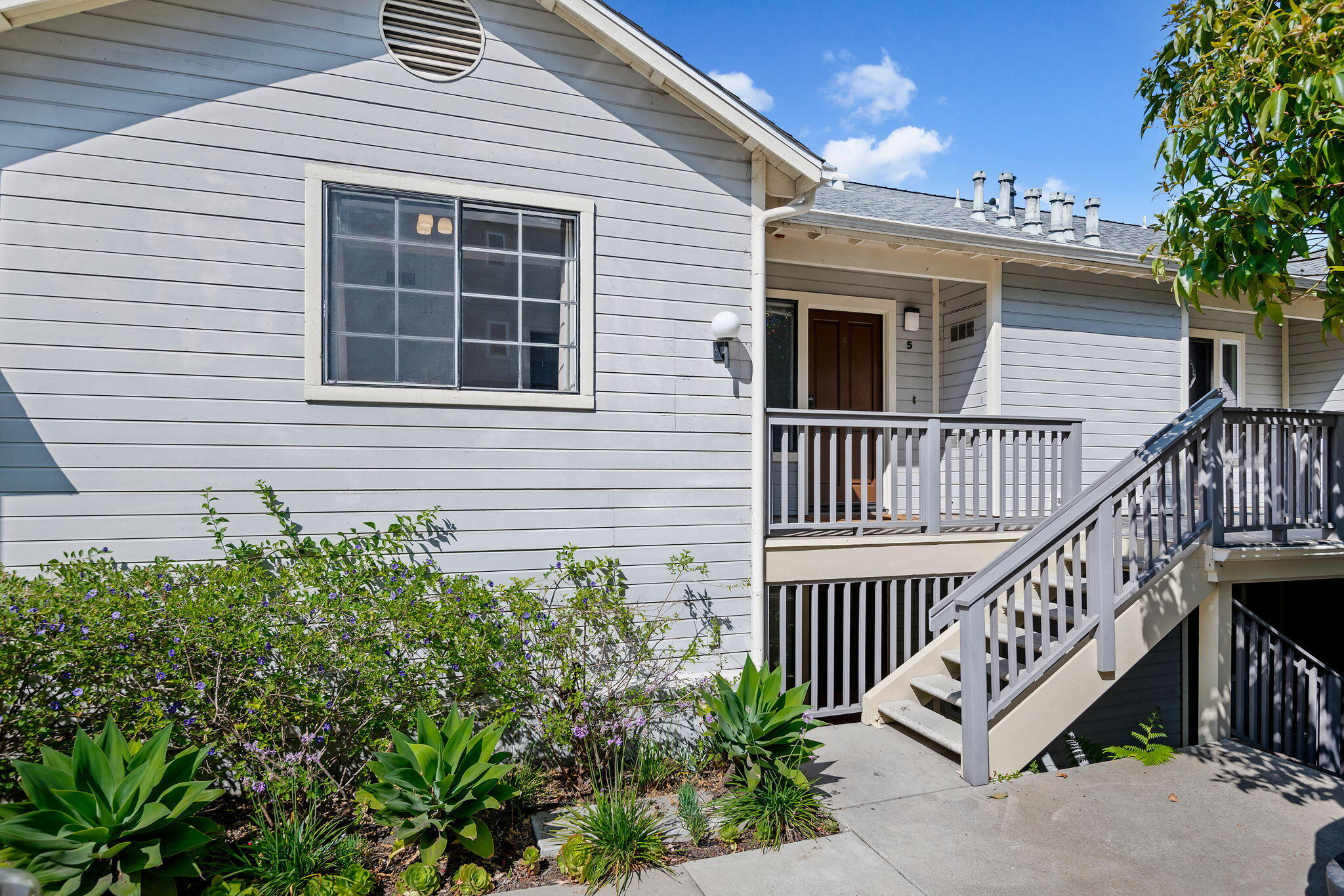 325 Ladera Street, Unit 5 Santa Barbara, CA 93101 - Photo 13 of 15 Stairs to Entry