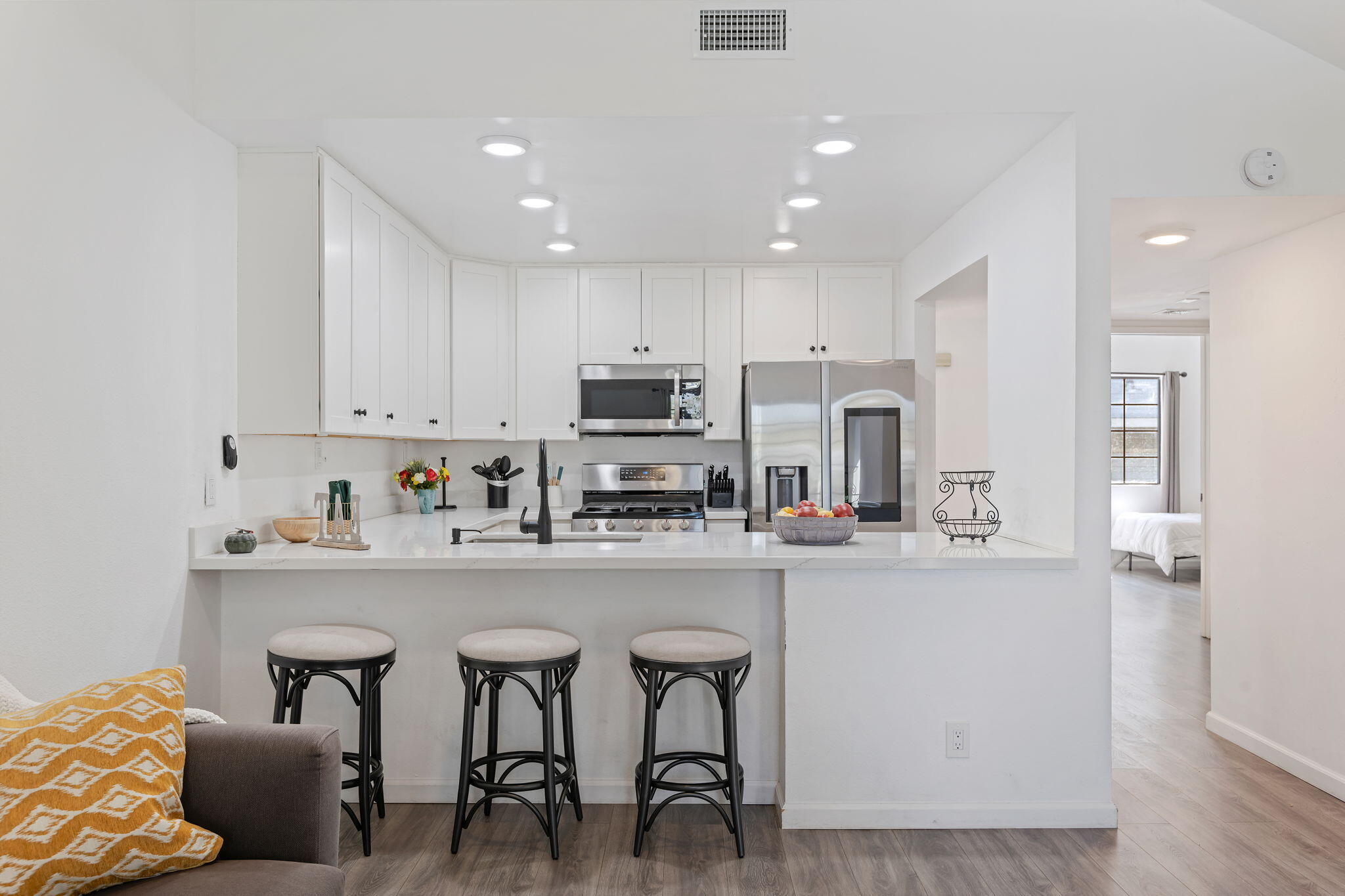 325 Ladera Street, Unit 5 Santa Barbara, CA 93101 - Photo 4 of 15 Kitchen