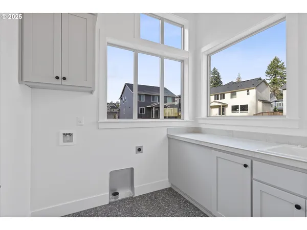 $899,933 | 14988 Southeast Andre Way, Clackamas, OR 97015