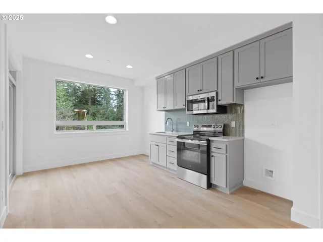 $949,033 | 14988 Southeast Andre Way, Clackamas, OR 97015