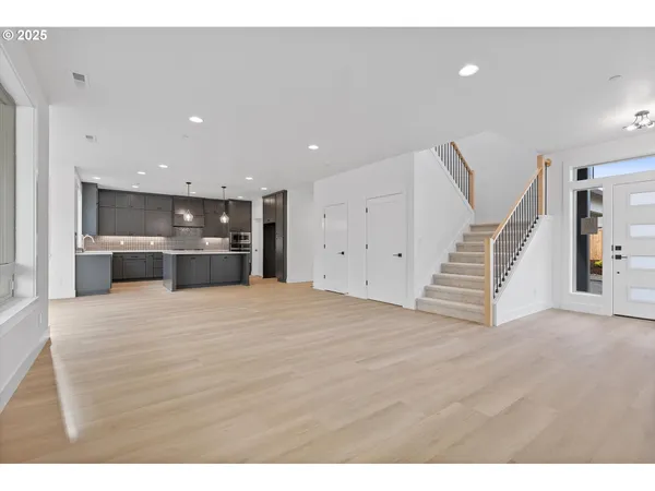 $899,933 | 14988 Southeast Andre Way, Clackamas, OR 97015