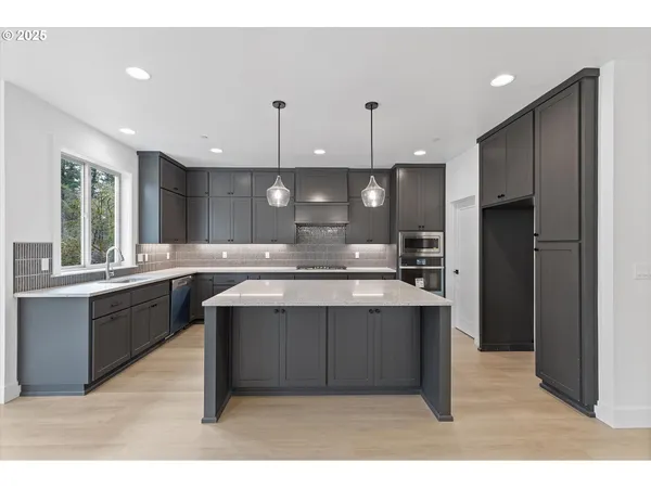 $899,933 | 14988 Southeast Andre Way, Clackamas, OR 97015