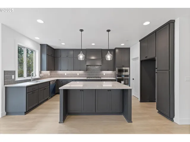 $949,033 | 14988 Southeast Andre Way, Clackamas, OR 97015