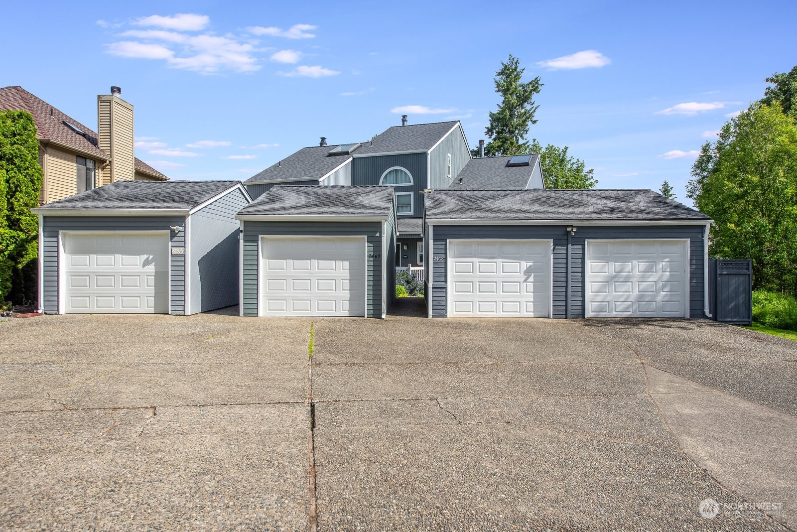 2468 Southeast 8th Place Renton, WA 98057 - Photo 4 of 25 Gallery Image 4