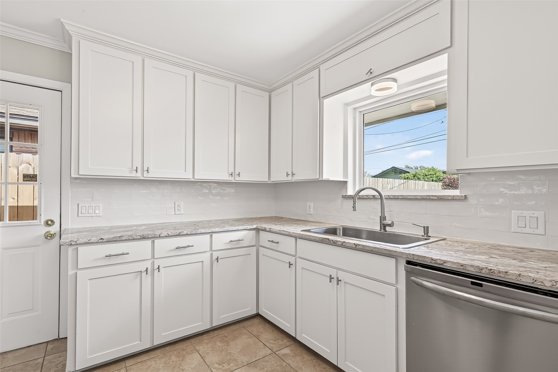 1506 Foxwood Road Houston, TX 77008 - Photo 20 of 44