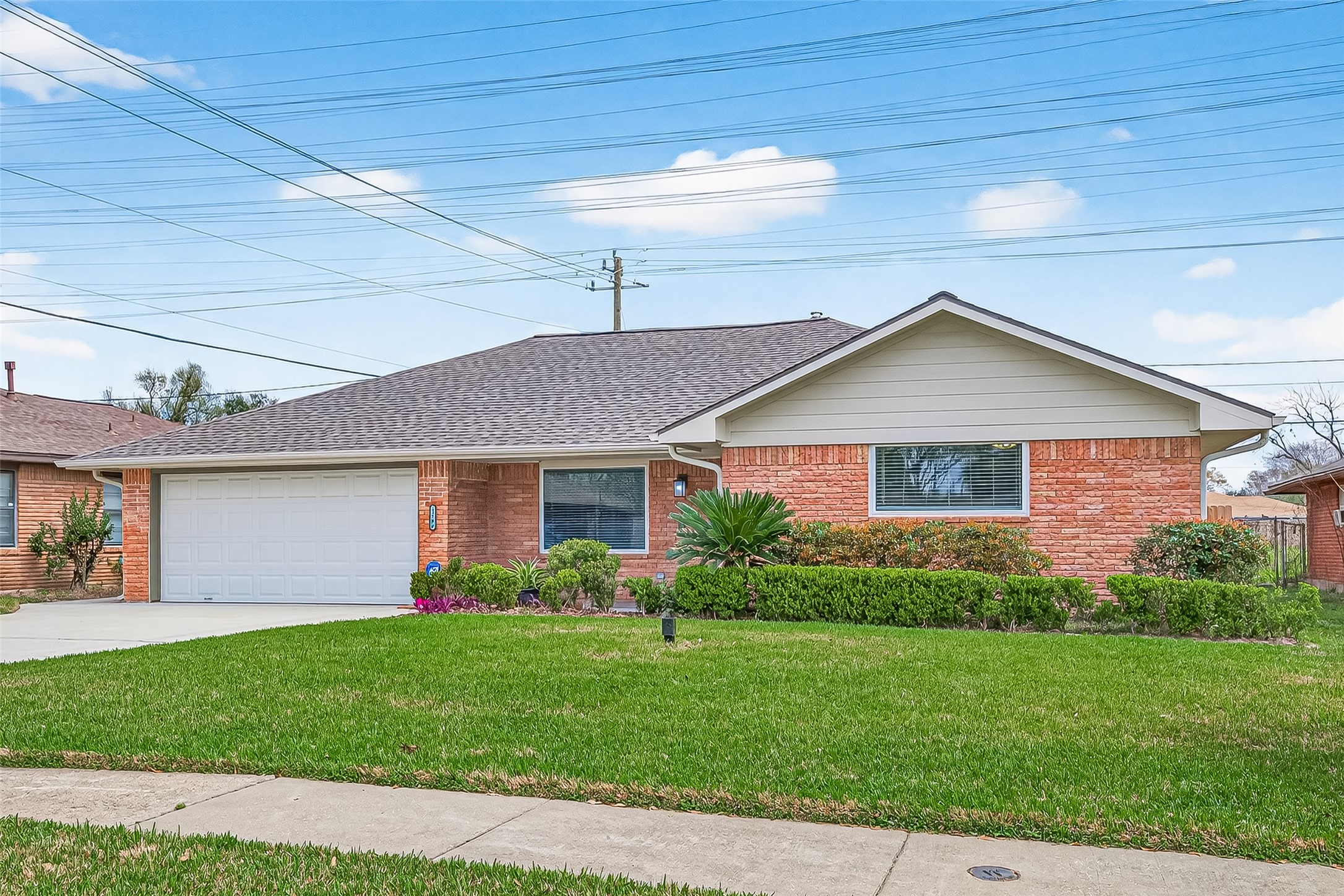 1506 Foxwood Road Houston, TX 77008 - Photo 3 of 44 Welcome to 1506 Foxwood Road, a classic single-story brick home in Timbergrove Manor inside the loop