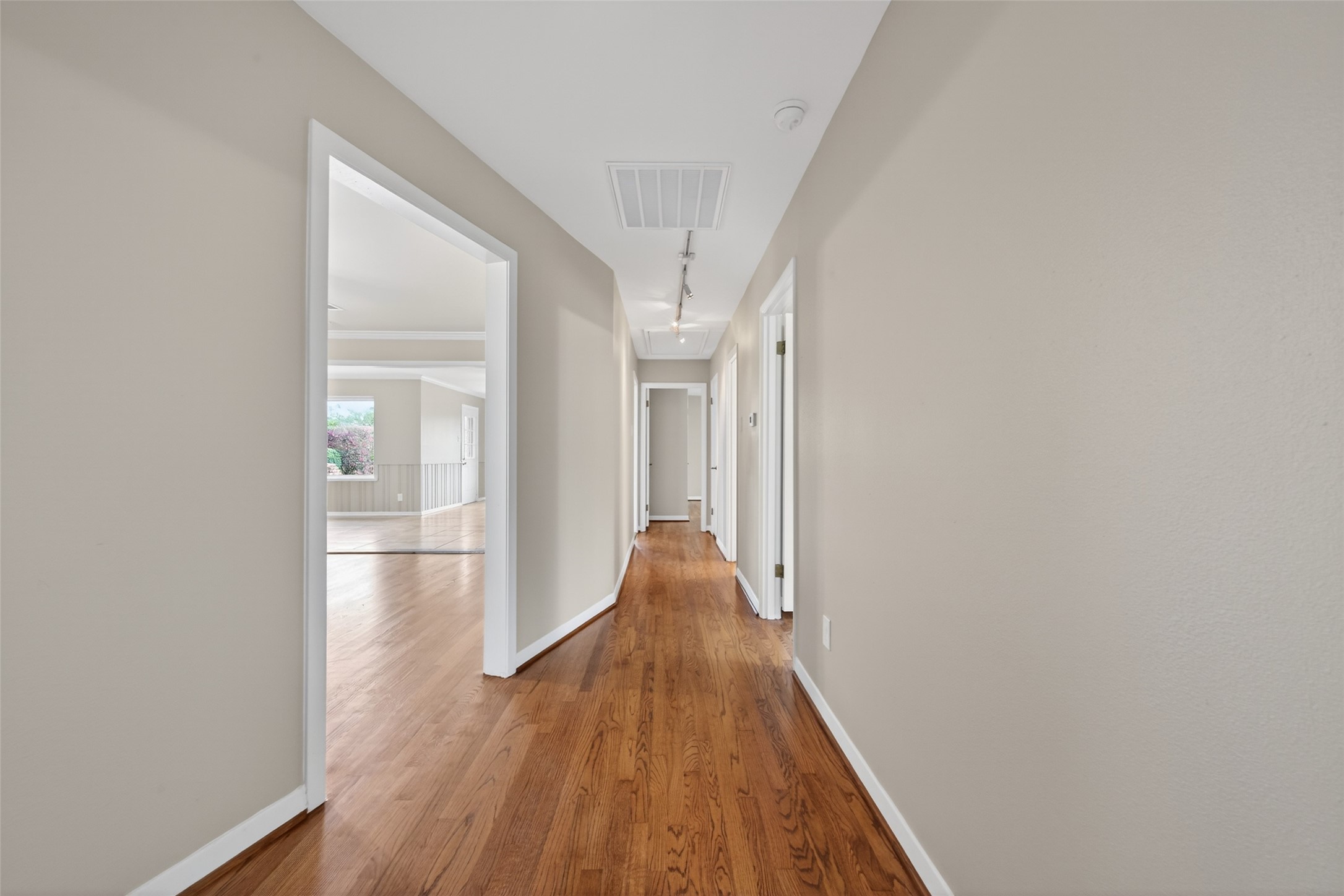 1506 Foxwood Road Houston, TX 77008 - Photo 7 of 44