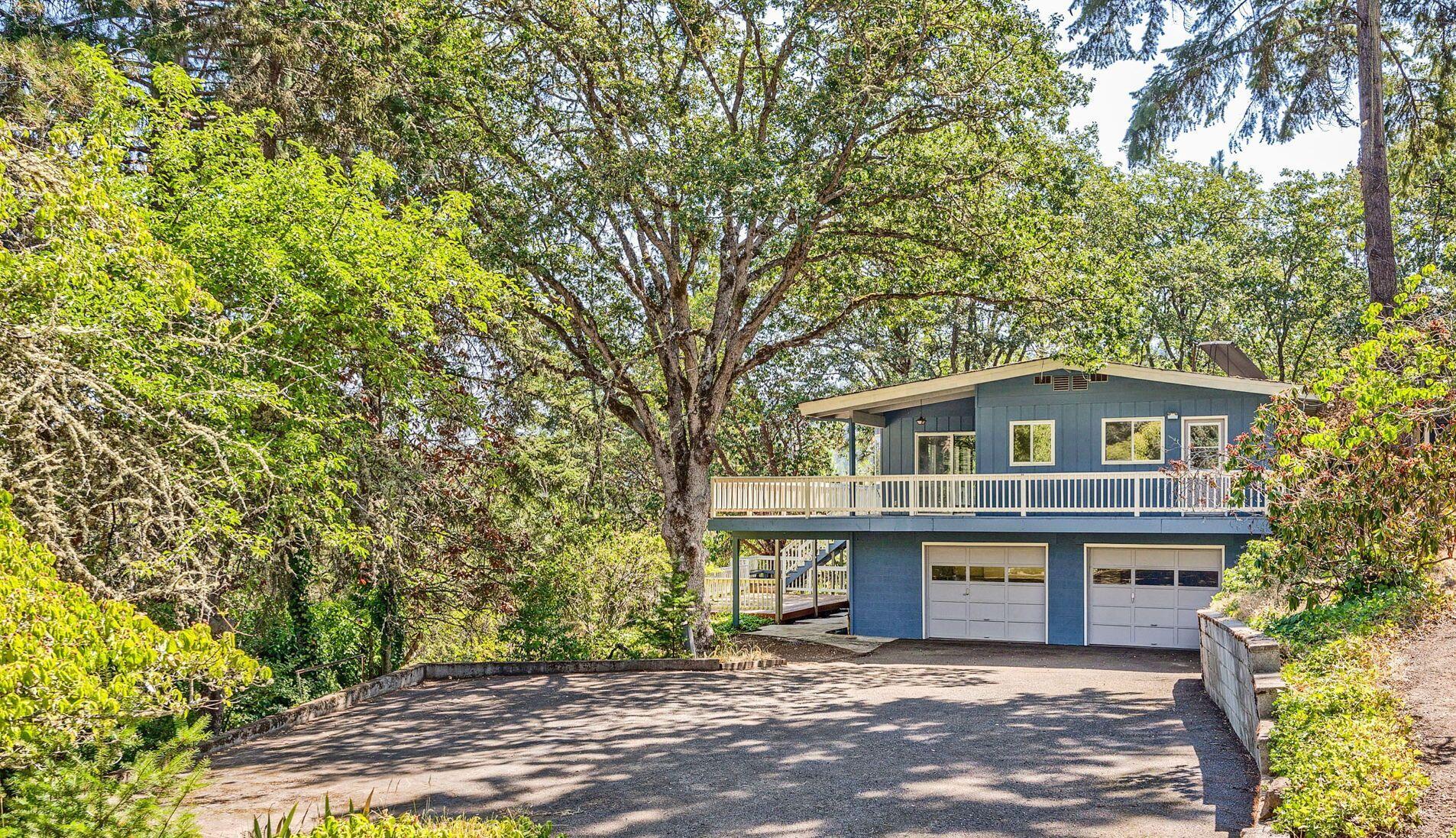 975 Applegate Street Jacksonville, OR 97530 - Photo 2 of 46 2-Frontal