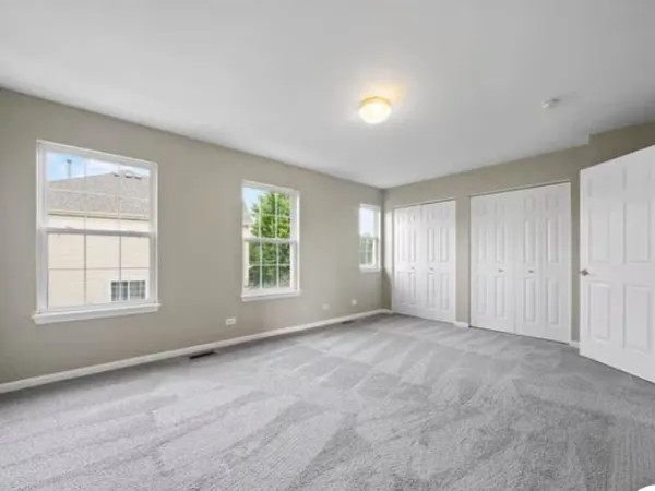 $2,299 | 512 Lincoln Station Drive, Unit 512, Oswego, IL 60543