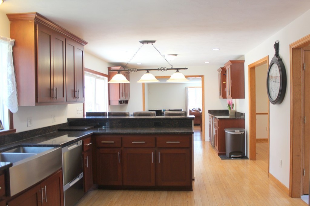 26 Plumbley Road Upton, MA 01568 - Photo 5 of 30 Gallery Image 5