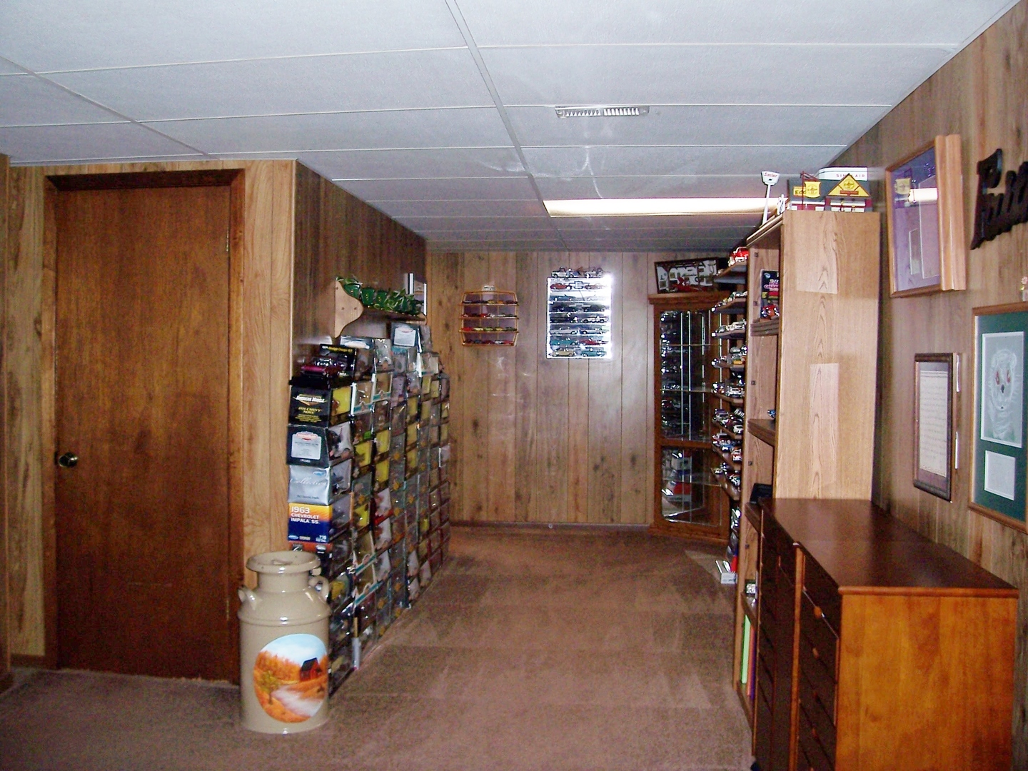 411 Lemont Street Lemont, IL 60439 - Photo 23 of 31 a view of an empty room with stairs