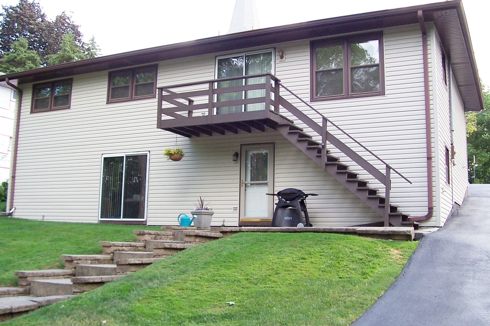411 Lemont Street Lemont, IL 60439 - Photo 4 of 31 a view of a house with a yard