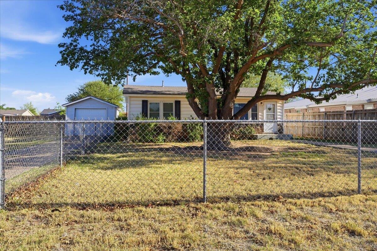 705 11th Street Shallowater, TX 79363 - Photo 3 of 29 03-DRG00254
