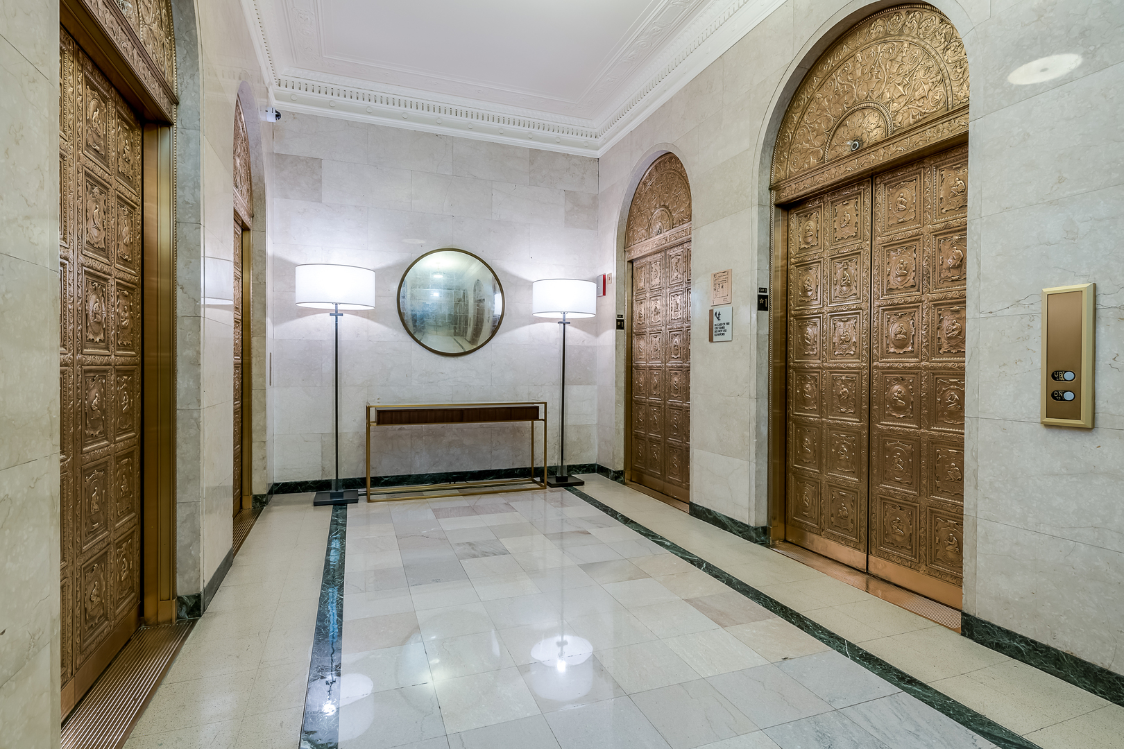 310 South Michigan Avenue, Unit 1900 Chicago, IL 60604 - Photo 26 of 29 a view of a entryway door